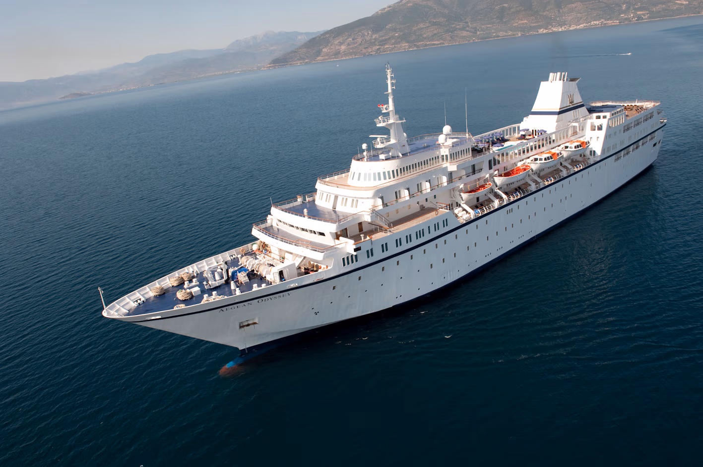 MV Atlantic Hallmark crossing volcanic Atlantic waters